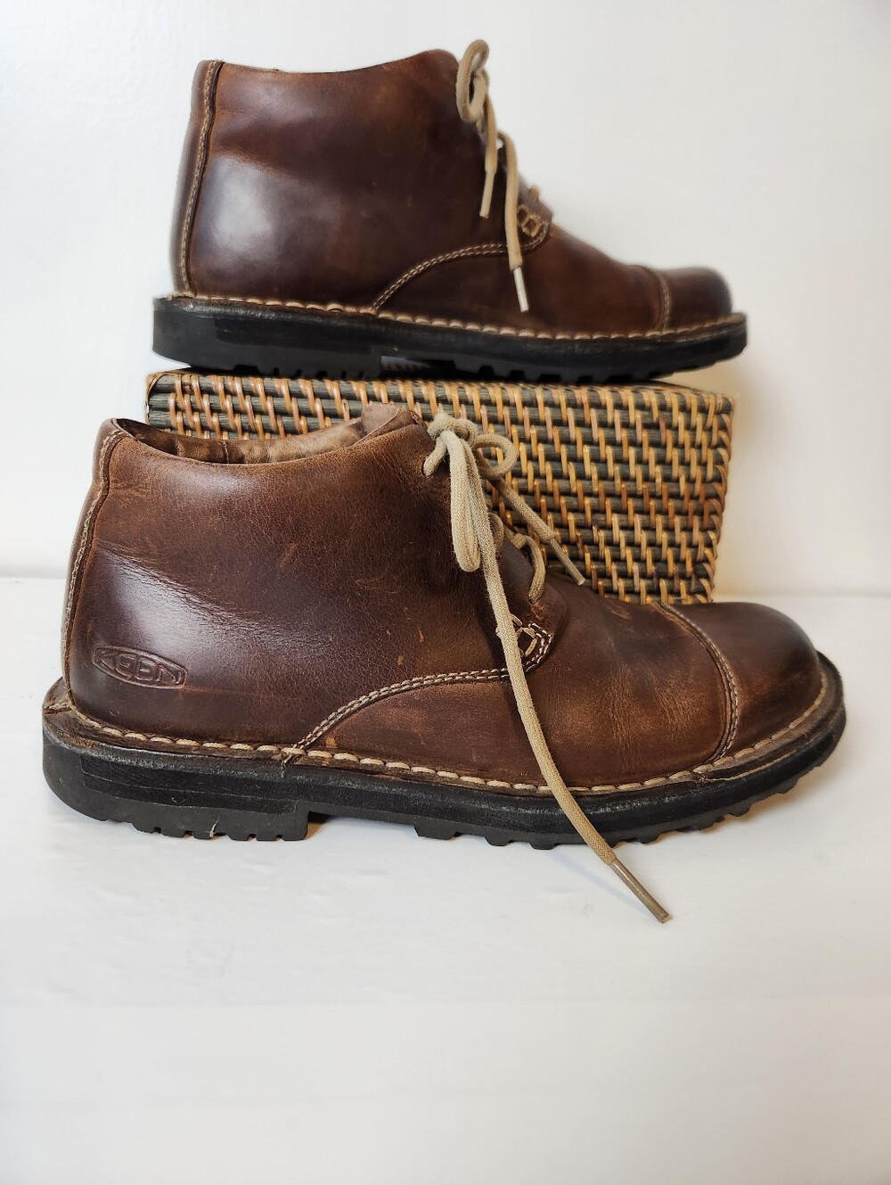 Keen Brown Distressed Leather Lug Sole Chukka Boots